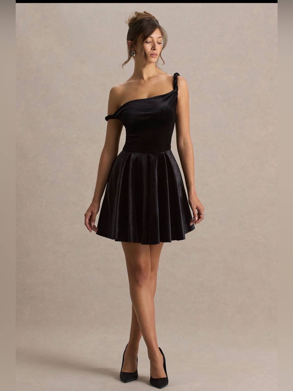 NWT - Club L London Leticia Black Velvet Mini Dress – Size 6